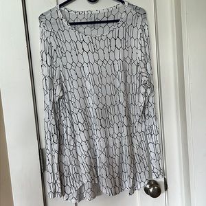 Women’s long sleeve tunic